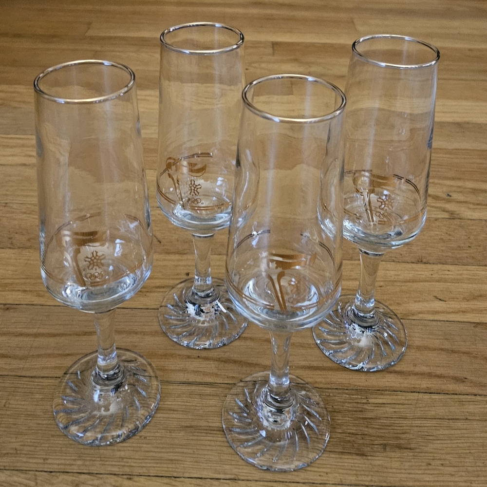 NWOT 1988 Calgary Winter Olympic Games Champagne Flutes with 24k Gold Torch Set